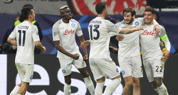 Napoli, Frankfurt’u 2 golle geçti
