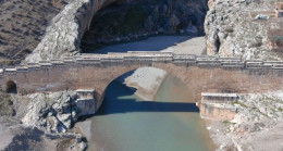 Tarihi Cendere Köprüsü depremde yıkılmadı