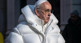 Papa Francis’in giydiği beyaz mont sosyal medyanın diline düştü