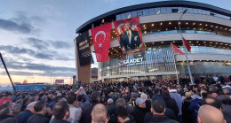 Altılı Masa zirvesi sürerken Saadet Partisi Genel Merkezi’ne büyük Atatürk posteri asıldı