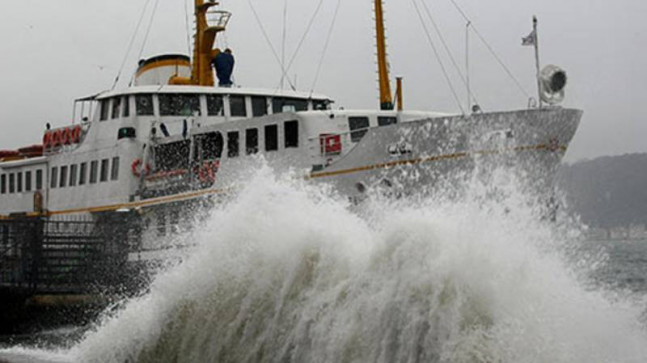 İstanbul’da vapur seferlerine hava muhalefeti