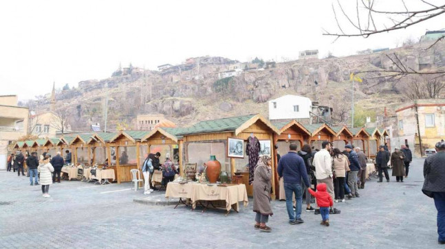 Antika Pazarı yine farklı yine canlı