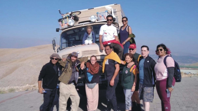 Hindistan’dan gelen turistler Nemrut Dağı’nda