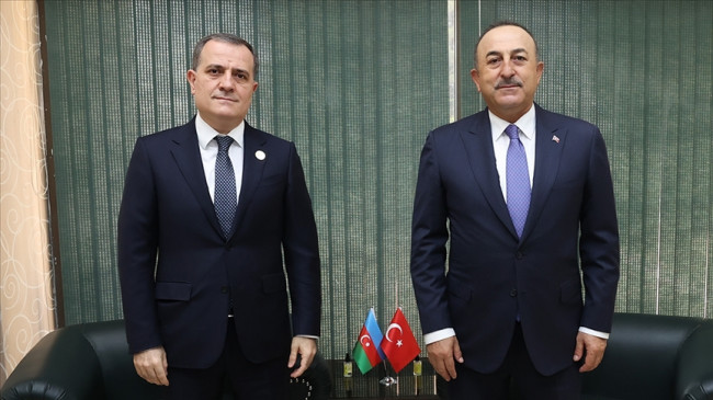 Dışişleri Bakanı Çavuşoğlu Azerbaycanlı mevkidaşı Bayramov ile telefonda görüştü
