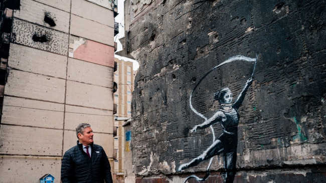 Ukrayna gizemli sanatçı Banksy’nin eserlerini korumaya aldı