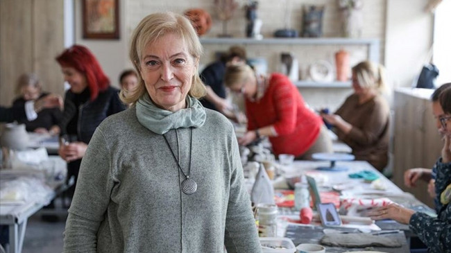 Seramik sanatçısı Nuray Erden Avrupa Uluslararası Kadınların Liderliği Ödülü’nü depremzedeler için alacak