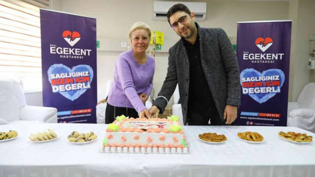 Egekent Hastanesi Tıbbi Onkoloji Bölümü kuruluşunu hastalarıyla birlikte kutladı