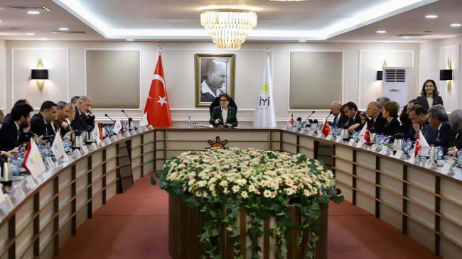 İyi Parti Genel Başkanı Akşener, Genel İdare Kurulu Üyeleri ile bir araya geldi