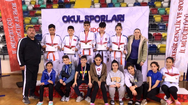 Yunusemre’nin küçüklerinden 10 madalya – Haberler