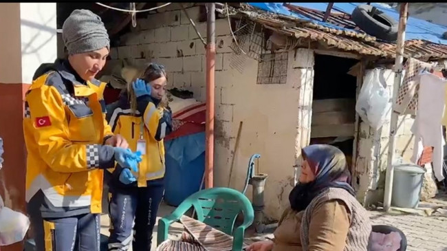 Bakan Koca, Hatay'da 112 Acil Sağlık ekiplerinin çalışmalarını paylaştı