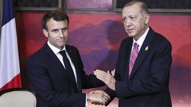 Cumhurbaşkanı Erdoğan’la görüşen Macron’dan Türkçe destek mesajı: Dayanışma içerisindeyiz