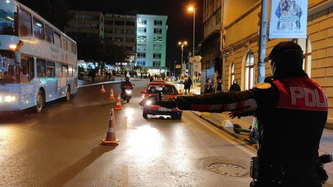 İstanbul’da ‘huzur uygulaması’: Araçlar tek tek arandı