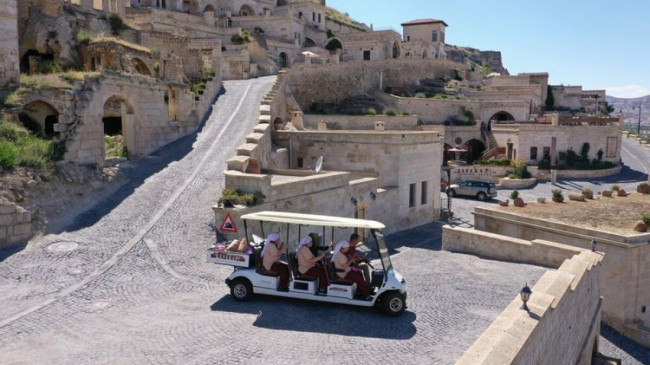 Ürgüp’te yıkılmaya yüz tutmuş tarihi konaklar, turizme kazandırıldı
