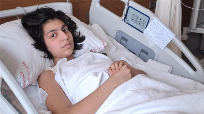 Enkazdan kurtulan Elif Naz, zor günleri “başa çıkma kartı”yla atlatmaya çalışıyor