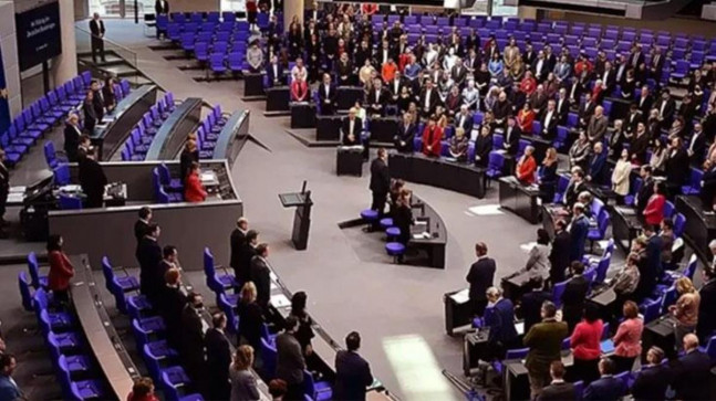 BM İnsan Hakları Konseyi Oturumu, depremlerde hayatını kaybedenler için saygı duruşuyla başladı