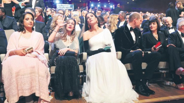 Depremzedeler mavi kurdeleyle anıldı – Kültür Sanat Haberleri