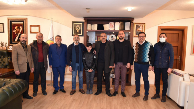 EMŞAV Tarsus Şubesi Tarsus Belediye Başkanı Dr Haluk Bozdoğanı Ziyaret etti