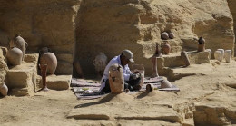 Mısır’da 2 bin yıl öncesine ait 22 antik mezar bulundu