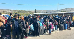 Suriyeliler depremden etkilenen yakınlarını görmek için ülkelerine gidiyor