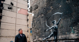 Ukrayna gizemli sanatçı Banksy’nin eserlerini korumaya aldı