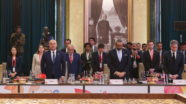 G20 toplantısı, hayatını kaybedenler için saygı duruşuyla başladı