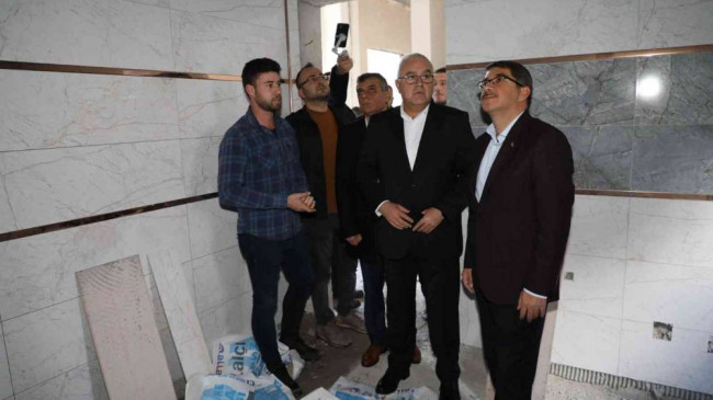 Başkan Çelik Millet Kütüphanesi ve Gençlik Merkezi inşaatında incelemede bulundu