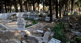 Hatay’da mezarlıklar da depremden zarar gördü