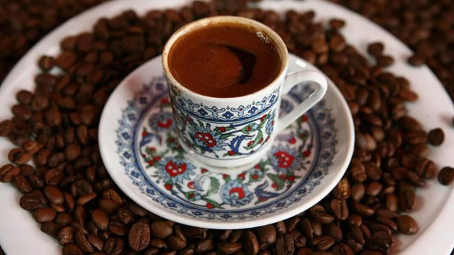 Türk kahvesinin bayatlaması nasıl önlenir? Bu yöntemi deneyen yaşadı! Hem pratik hem ucuz…