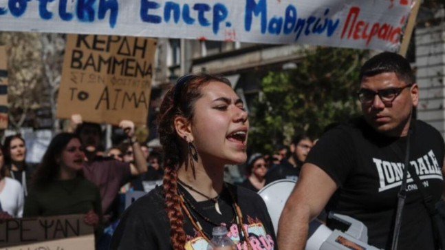 Yunanistan’da tren kazası protesto edildi