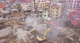 Bolu’da fay hattı üzerindeki binalar yıkılıyor