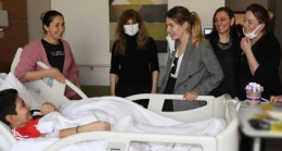 Yasak Elma oyuncuları depremzede çocukları ziyaret etti