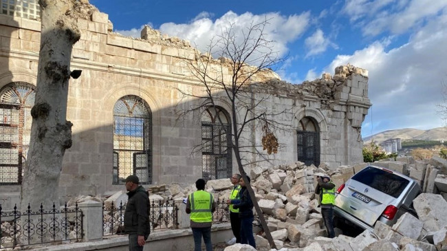 Depremde yıkılan Teze Cami restore edilecek