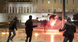 46 kişinin yaşamını yitirdiği kaza Atina’da protestolara neden oldu! 