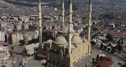 Abdülhamid Han Camisi depremlerin ardından ibadete kapatıldı