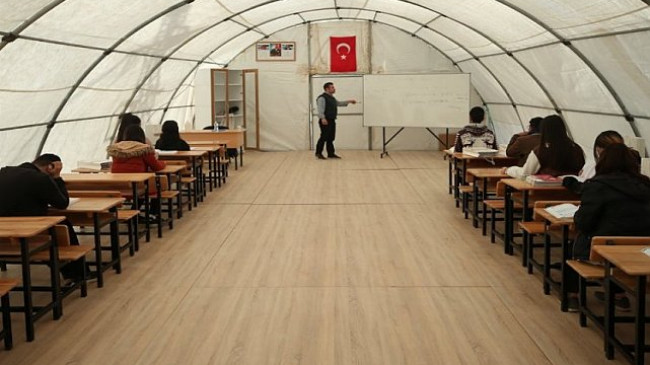 Bakan Özer CHP heyetiyle bir araya geldi – Eğitim