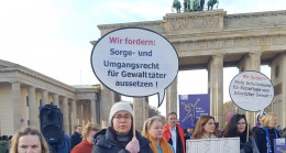 Berlin’de kadına karşı şiddet protesto edildi – Son Dakika Dünya Haberleri