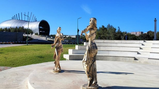 Bronz heykelli “Müzisyenler” – Kültür Sanat Haberleri