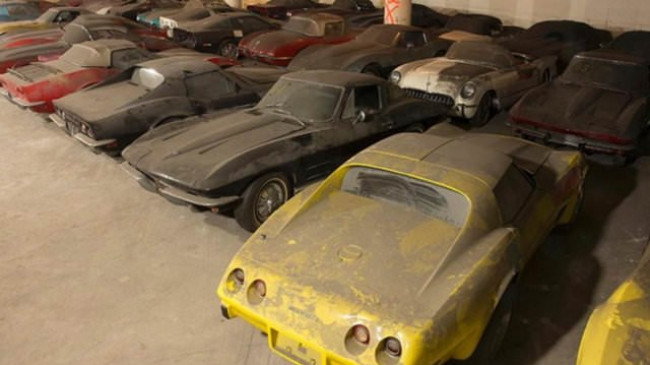 Corvette marka arabalar çürümeye terkedilmiş halde bulundu 🚗