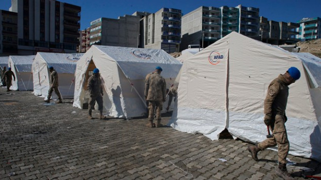 Deprem bölgesindekileri hangi tehlikeler bekliyor? Neler yapılmalı?