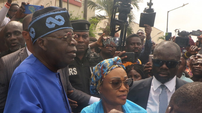 “Gofather of Lagos” deniliyordu; Nijerya’nın seçilen yeni lideri “Asiwaju” Bola Ahmed Tinubu oldu