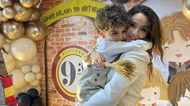 Gökçe Akyıldız’ın oğlu Ömer kocaman oldu! Sosyal medya anne ve oğlu konuştu