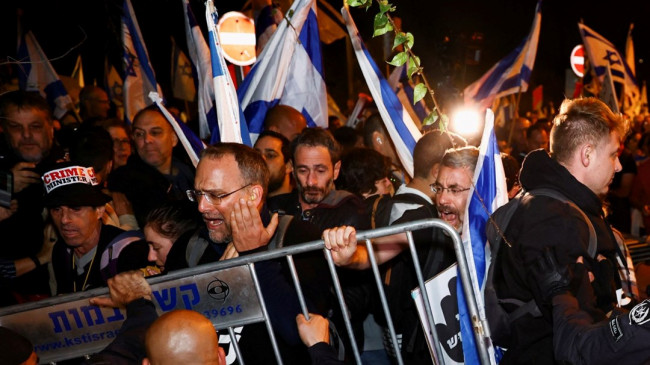 İsrail’de protesto sırasında Netanyahu’nun eşi kuaförde mahsur kaldı – Son Dakika Dünya Haberleri