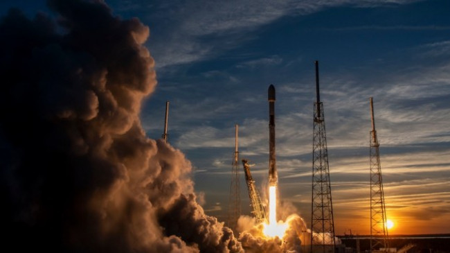 SpaceX 4 kişilik ekibi Uluslararası Uzay İstasyonu’na gönderdi