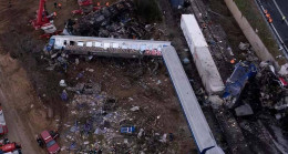 Yunanistan’da 57 kişinin öldüğü tren kazasına tepkiler sürüyor: Greve memurlar da katıldı