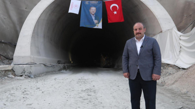 Bakan Varank, Doğancı Barajı Tüneli’nde incelemelerde bulundu