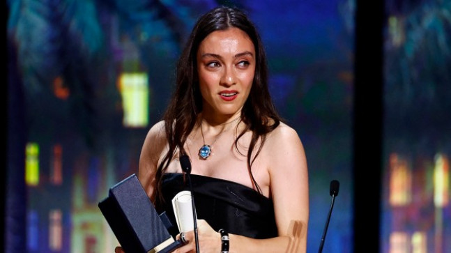 Merve Dizdar, Cannes Film Festivali’nde en iyi kadın oyuncu ödülünün sahibi!