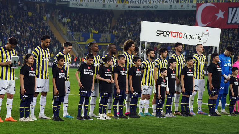 Fenerbahçe Konyaspor depremzede çocuklar