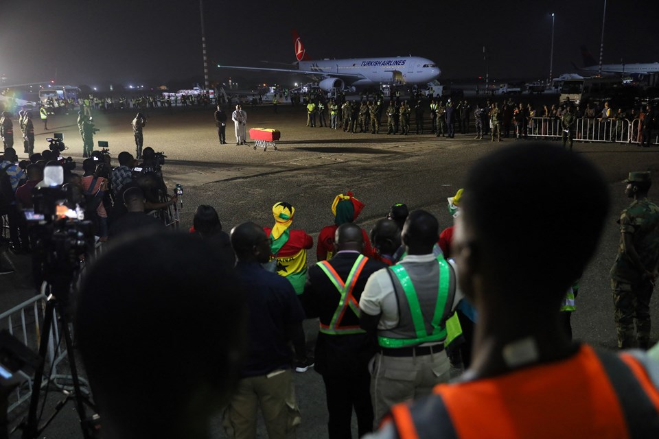 Depremde hayatını kaybeden Hataysporlu Atsu'nun cenazesi ülkesi Gana'ya getirildi - 2