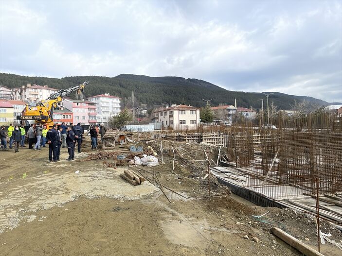 Bolu'da fay hattı üzerindeki binalar yıkılıyor