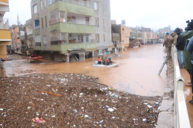 Şanlıurfa ve Adıyaman'dan gelen görüntüler sel felaketinin boyutunu gözler önüne serdi